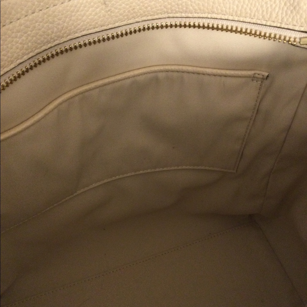 Tory Burch Everly handbag. 10.5x12x5. EUC SOLD - Picture 4 of 6